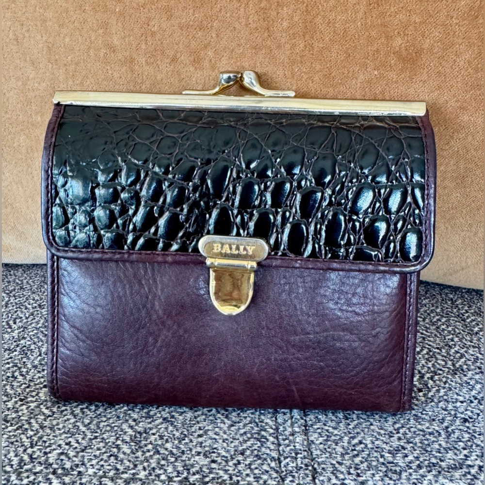 Bally Two-Tone Leather Kiss-lock Wallet - Picture 2 of 14